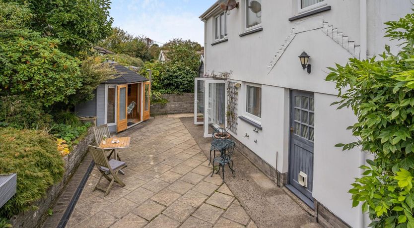 Photo of 5 Bed in Oxwich