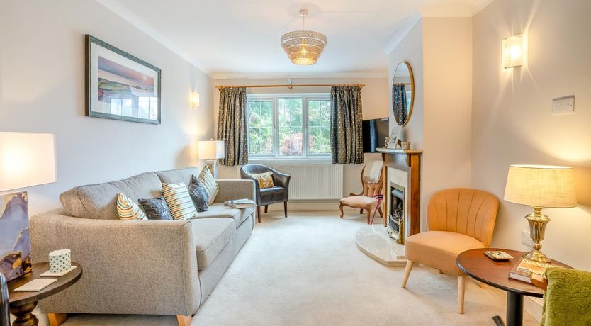 Photo of 5 Bed in Oxwich