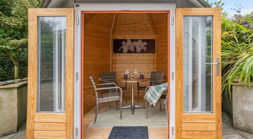 Photo of 5 Bed in Oxwich