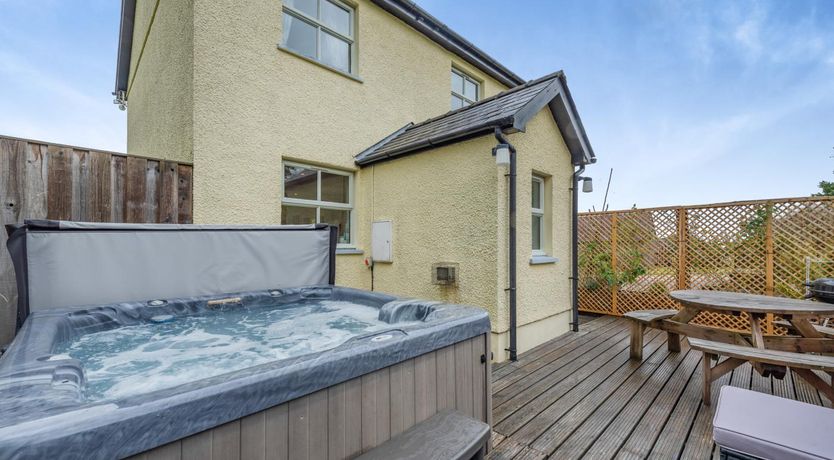 Photo of 4 Bed in Dihewyd