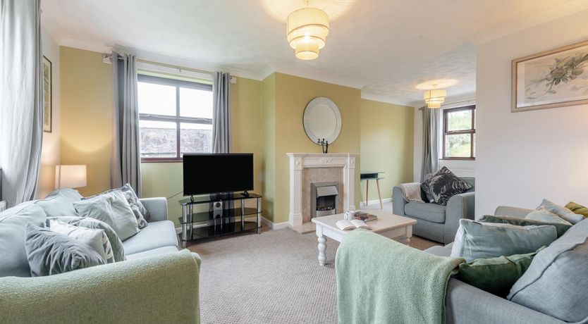 Photo of 4 Bed in Dihewyd