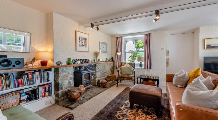 Photo of 4 Bed in Little Haven