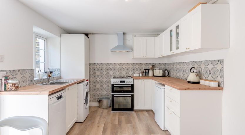 Photo of 4 Bed in Deal