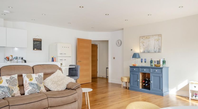 Photo of 1 Bed in Freshwater