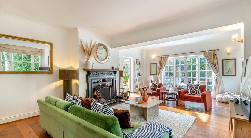 Photo of 8 Bed in Bozeat