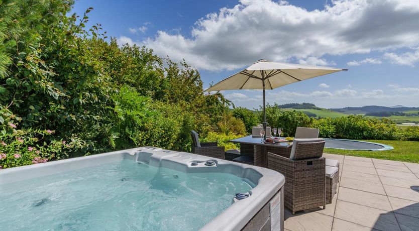 Photo of 2 Bed in Newburgh