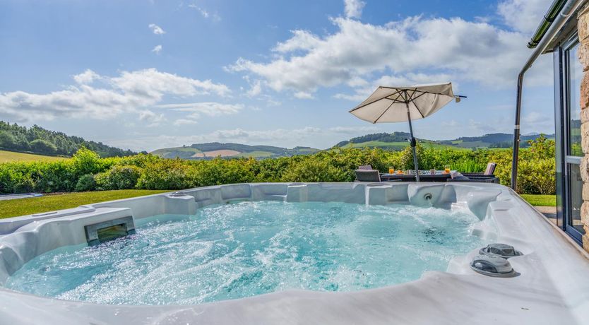 Photo of 3 Bed in Newburgh