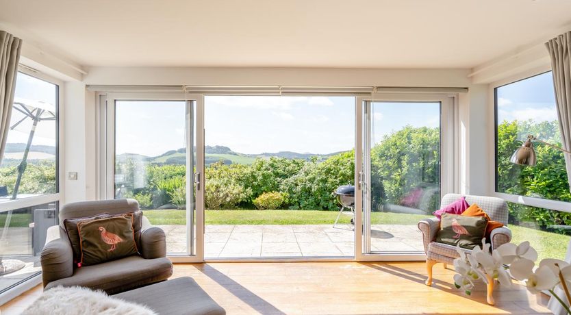 Photo of 3 Bed in Newburgh