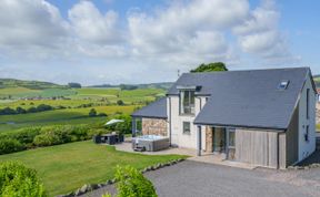 Photo of 3 Bed in Newburgh