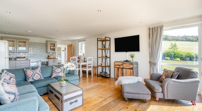 Photo of 3 Bed in Newburgh