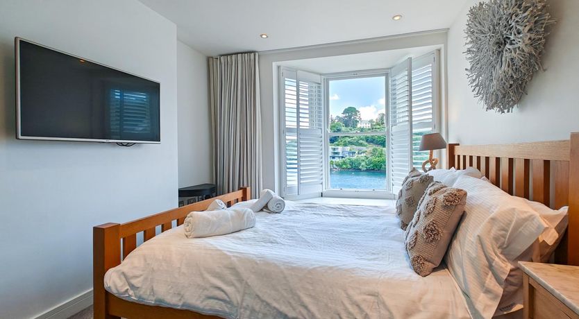 Photo of 4 Bed in Fowey