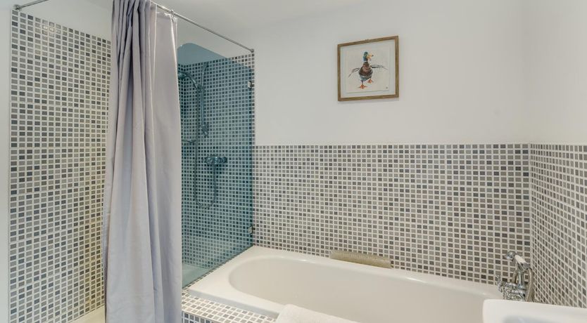 Photo of 2 Bed in Hatton