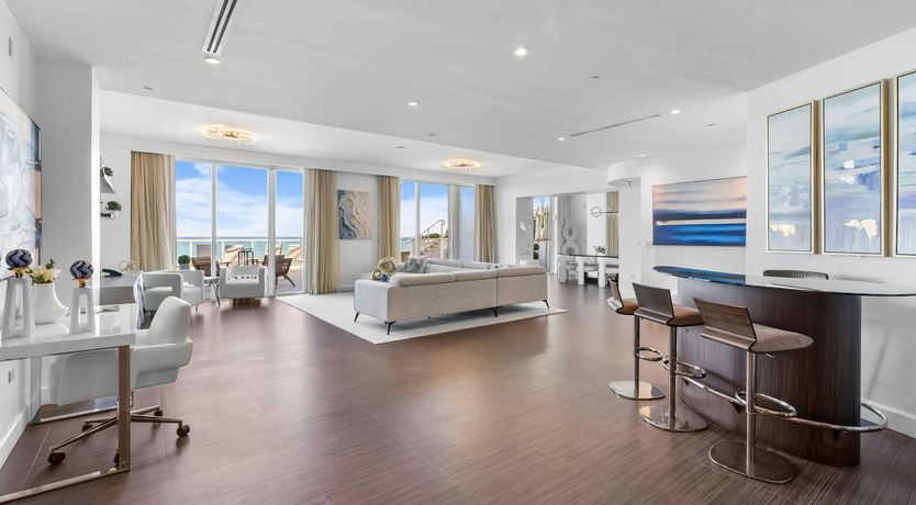 Photo of Penthouse Style