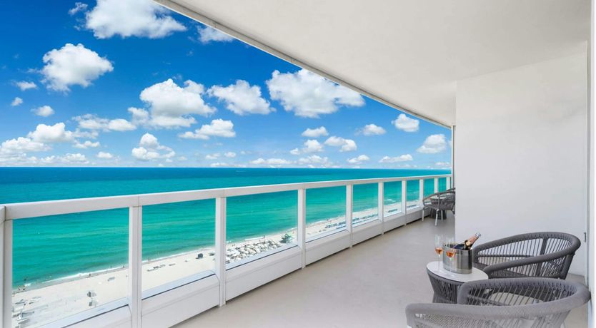 Photo of Sweeping Azure Shores