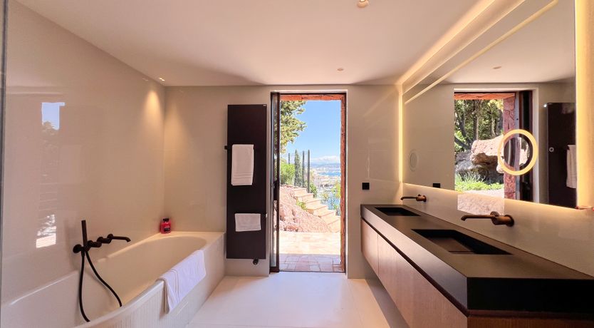 Photo of Cannes Bay Vistas