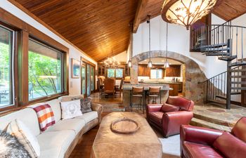 Refined Overlook Holiday Home