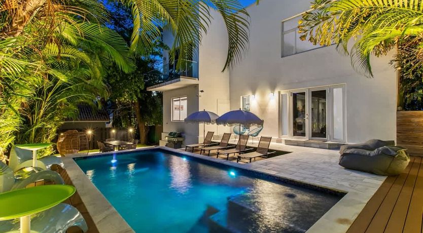 Photo of Hollwood Beach Bliss