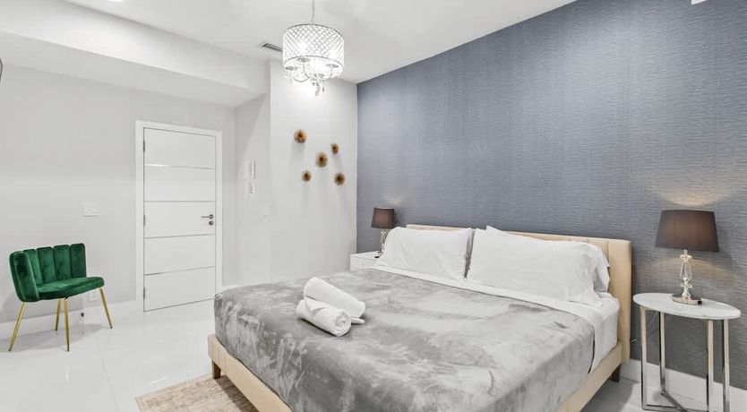 Photo of Hollwood Beach Bliss