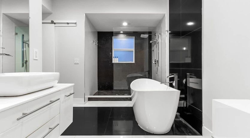 Photo of Hollwood Beach Bliss