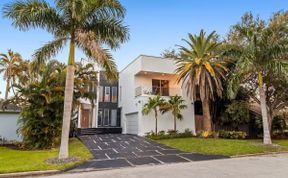 Photo of Hollwood Beach Bliss