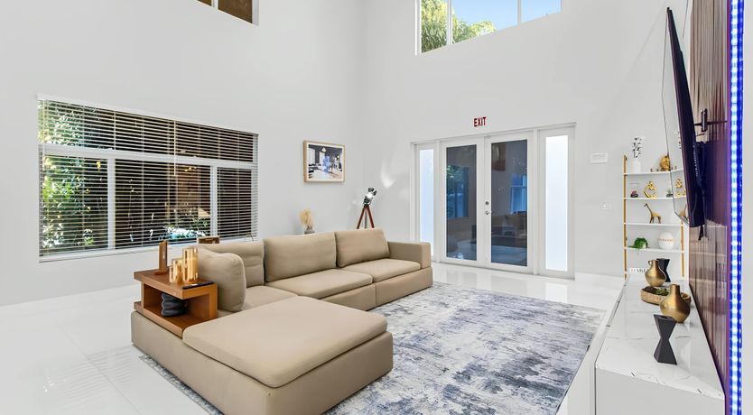 Photo of Hollwood Beach Bliss