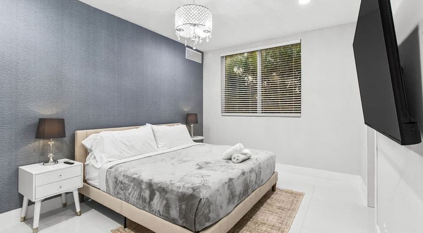 Photo of Hollwood Beach Bliss