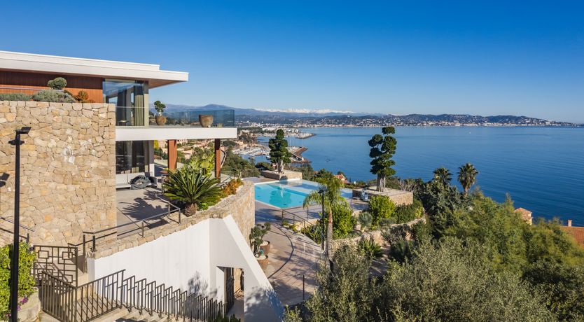 Photo of Riviera Wonder