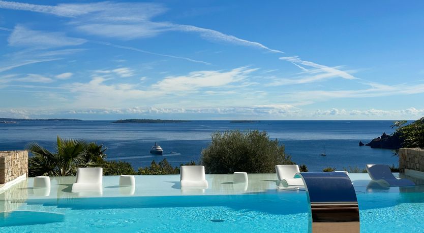 Photo of Riviera Wonder