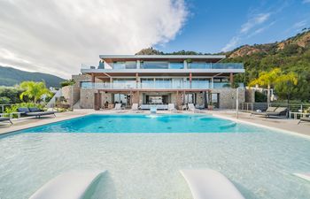 Riviera Wonder Holiday Home