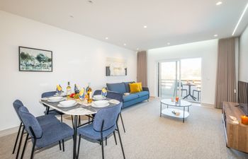 Sun Float Holiday Home
