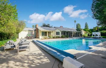 A Natural Joy Holiday Home