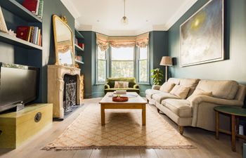 Artistic Appeal Holiday Home