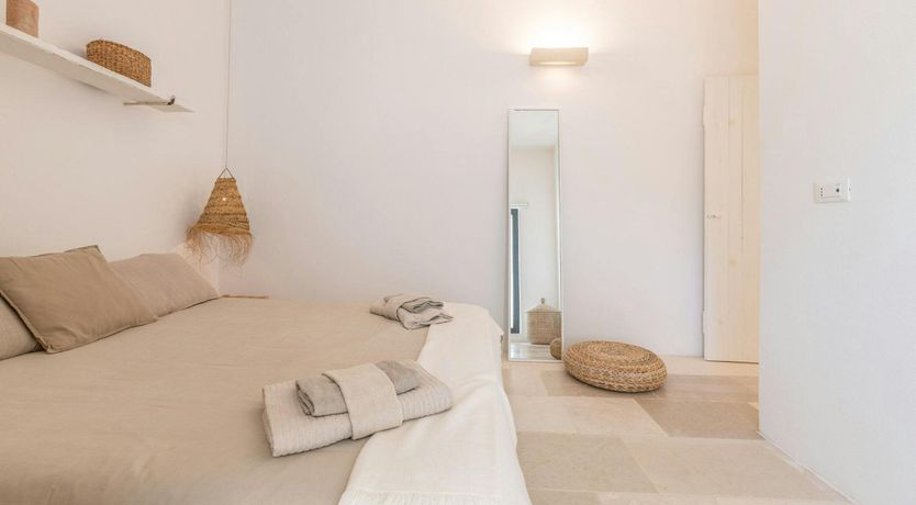 Photo of White Orchard