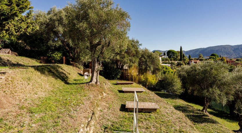 Photo of Hillside Horizon