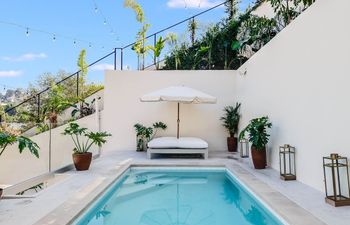 Just Like Love Holiday Home
