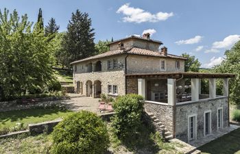 Novel Hideaway Holiday Home
