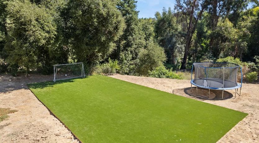 Photo of Tarzana Haven