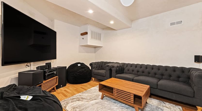 Photo of Tarzana Haven