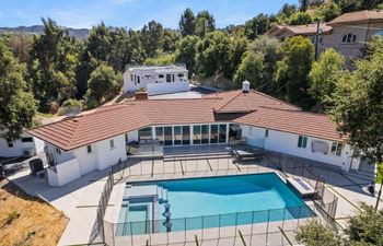 Tarzana Haven Holiday Home