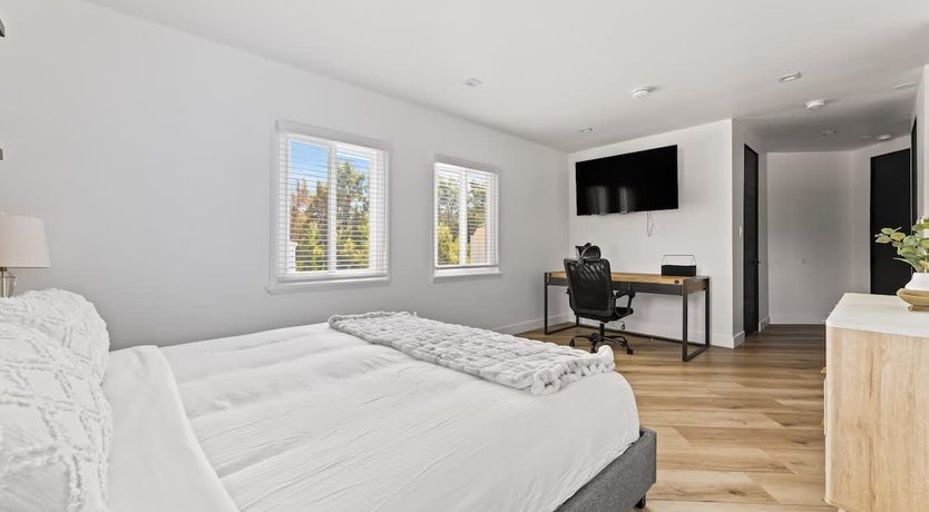 Photo of Tarzana Haven