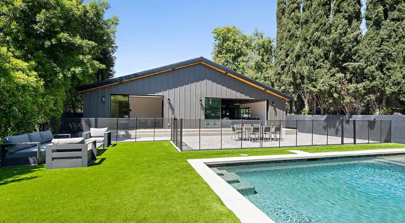 Photo of Hollywood Hideout