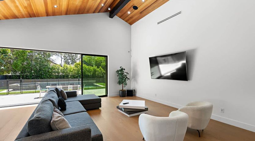 Photo of Hollywood Hideout