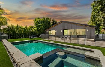 Hollywood Hideout Holiday Home