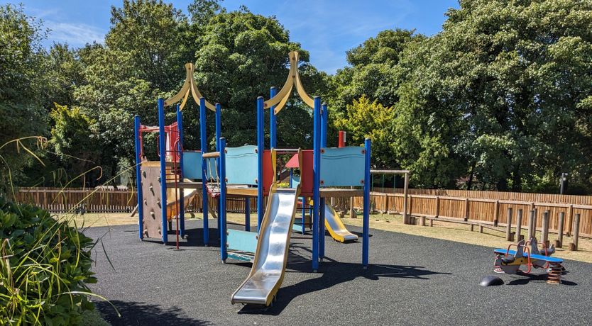 Photo of 10 Strawberry Hill, Tolroy Manor