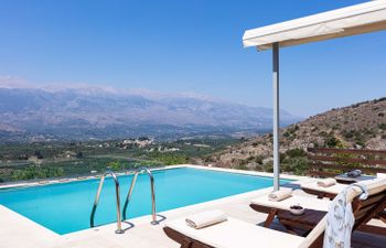 Terrace on the Hills Holiday Home