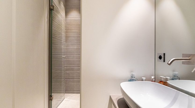 Photo of Parisian Prism