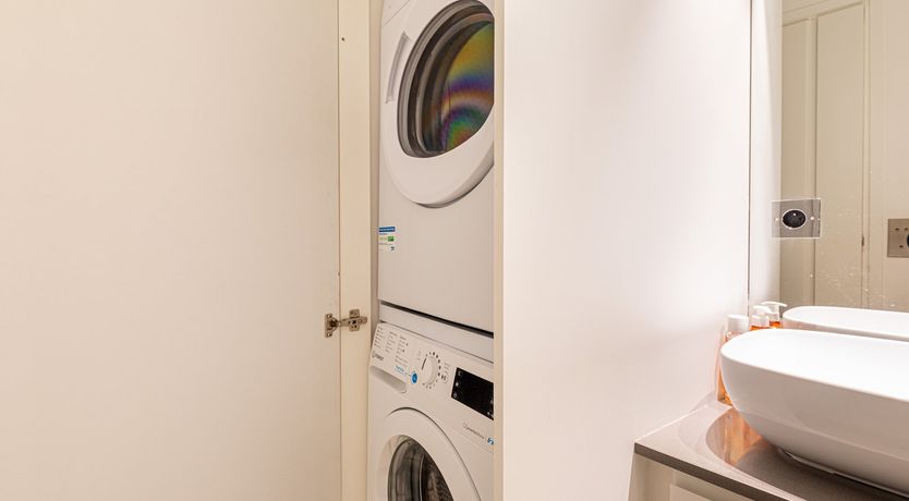 Photo of Parisian Prism