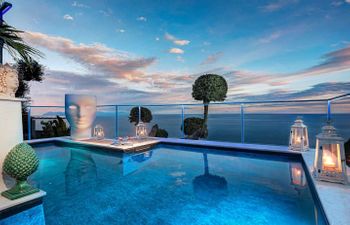 A View Beyond Holiday Home