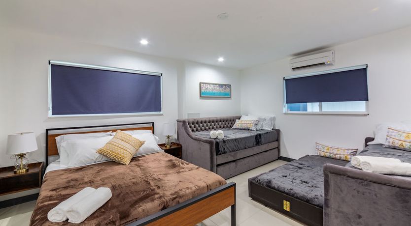 Photo of Golden Glades Gem