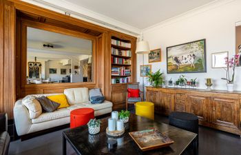 The Paris Green Holiday Home